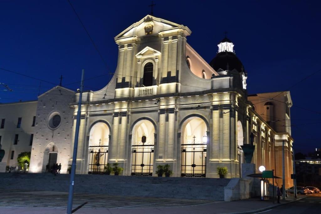 Da Mari Casa Vacanza Cagliari Bagian luar foto